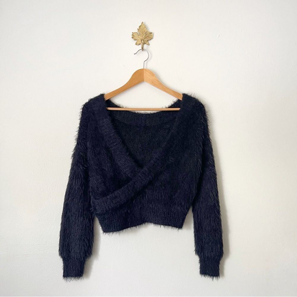 Urban Outfitters Black Fuzzy Wrap Sweater preowned size XS